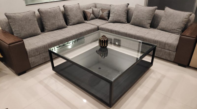 Table Decor Home Furniture  - UmerSaud / Pixabay