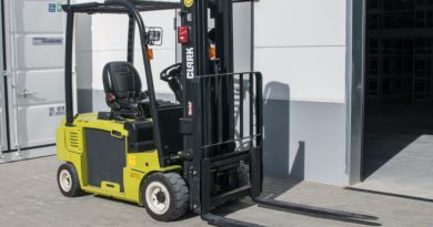 Machine Forklift Logistics  - emkanicepic / Pixabay