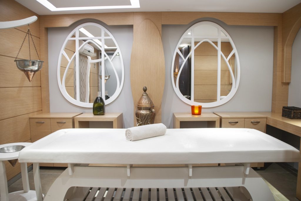 Massage Salon Room Towel Inner  - Engin_Akyurt / Pixabay
