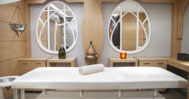 Massage Salon Room Towel Inner  - Engin_Akyurt / Pixabay