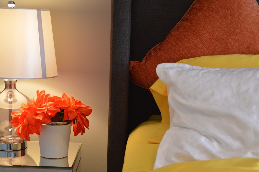 Bed Lamp Bedside Pillows Flower - ErikaWittlieb / Pixabay