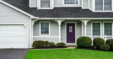 House Suburban House Purple Door  - jatocreate / Pixabay