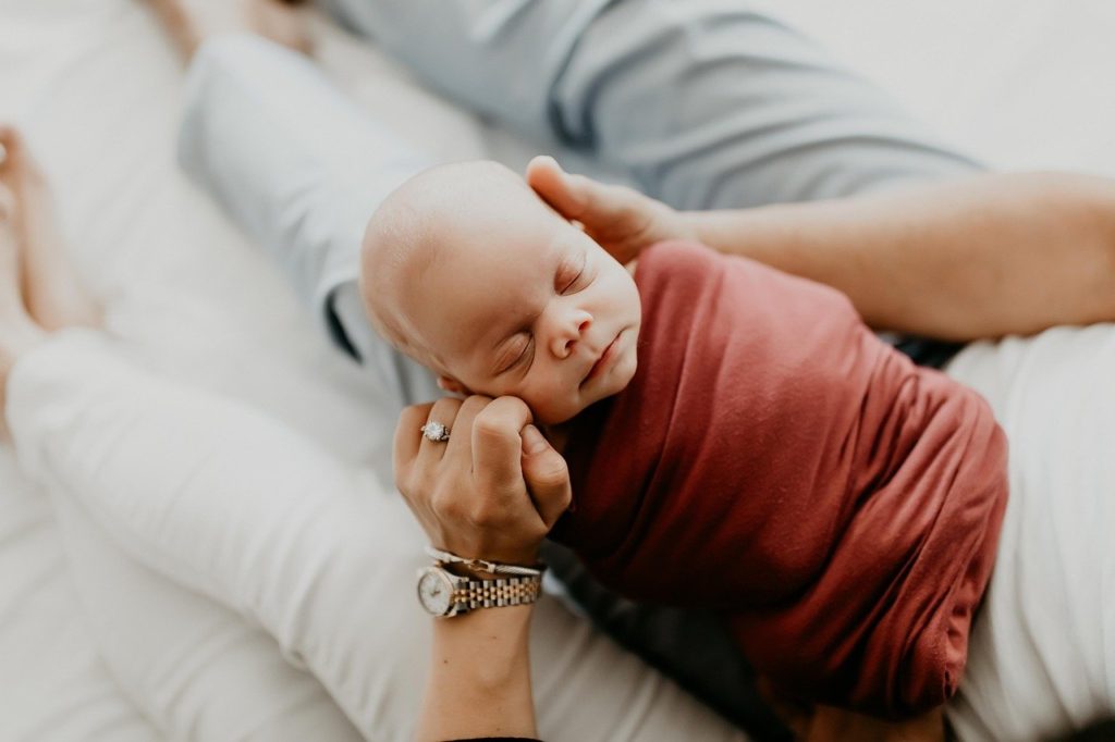 Newborn Newborn Photo Shoot Family  - u_jqskahw9 / Pixabay