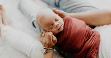 Newborn Newborn Photo Shoot Family  - u_jqskahw9 / Pixabay