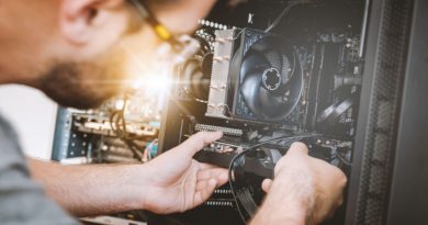 Pc Hardware Man Personal Computer  - JESHOOTS-com / Pixabay