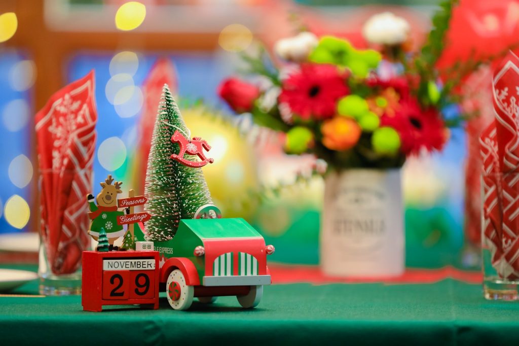 Tree Car Reindeer Christmas Sign  - lijinchang / Pixabay