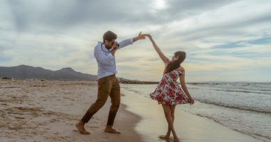 Couple Love Romantic People  - chermitove / Pixabay