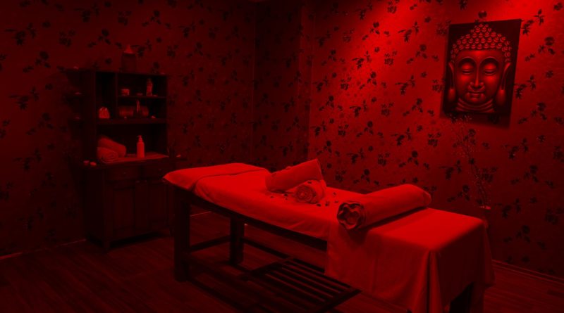 Massage Room Red Bed Romantic  - Engin_Akyurt / Pixabay