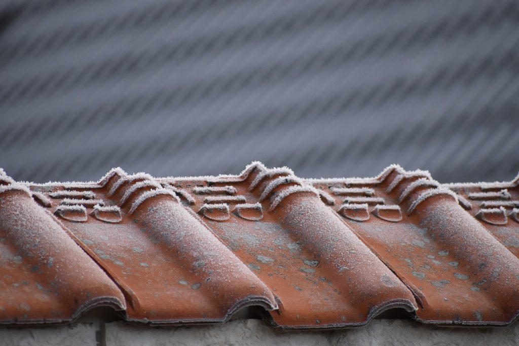 Roof Tiles Freeze Frozen Roofs  - misskodak / Pixabay