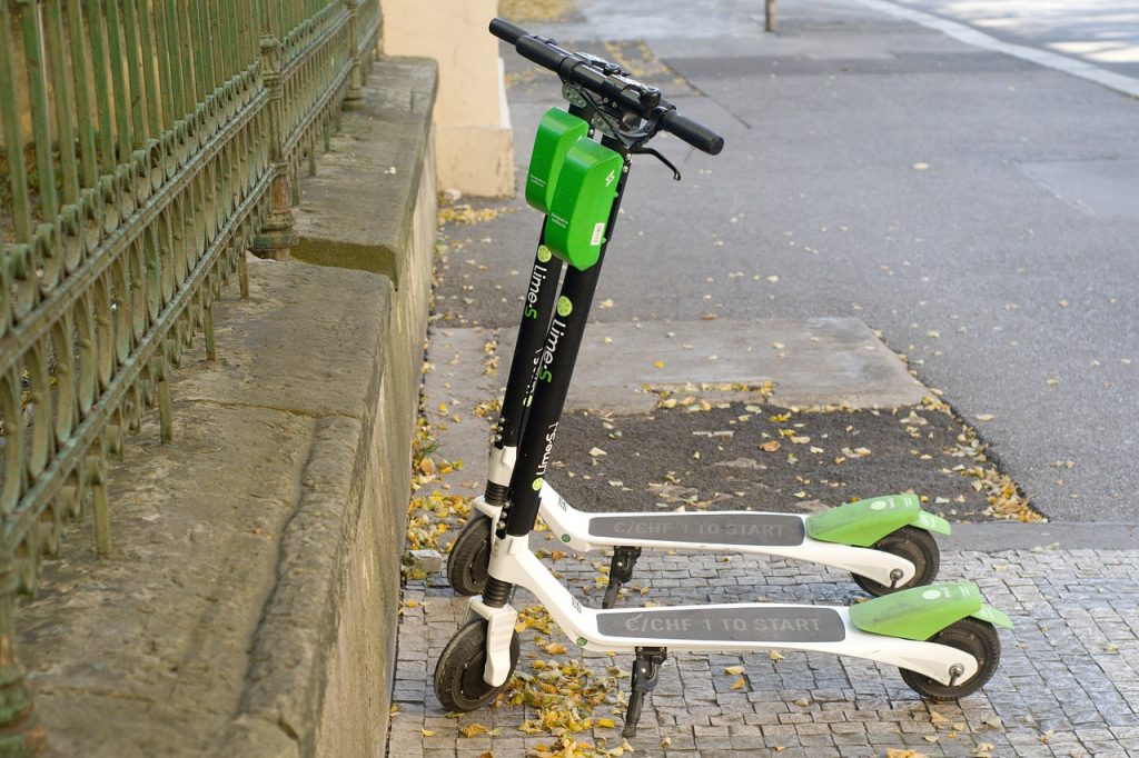 Ecology City Scooter Green Eco  - vjkombajn / Pixabay