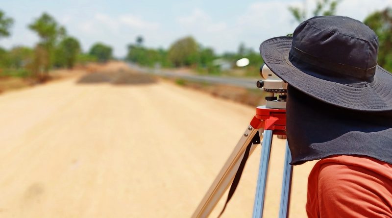 Construction Surveyor Road  - suwichan / Pixabay