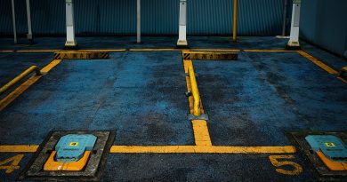 Parking Garage Park Yellow Line  - djedj / Pixabay