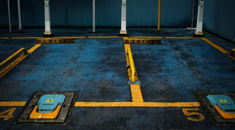 Parking Garage Park Yellow Line  - djedj / Pixabay