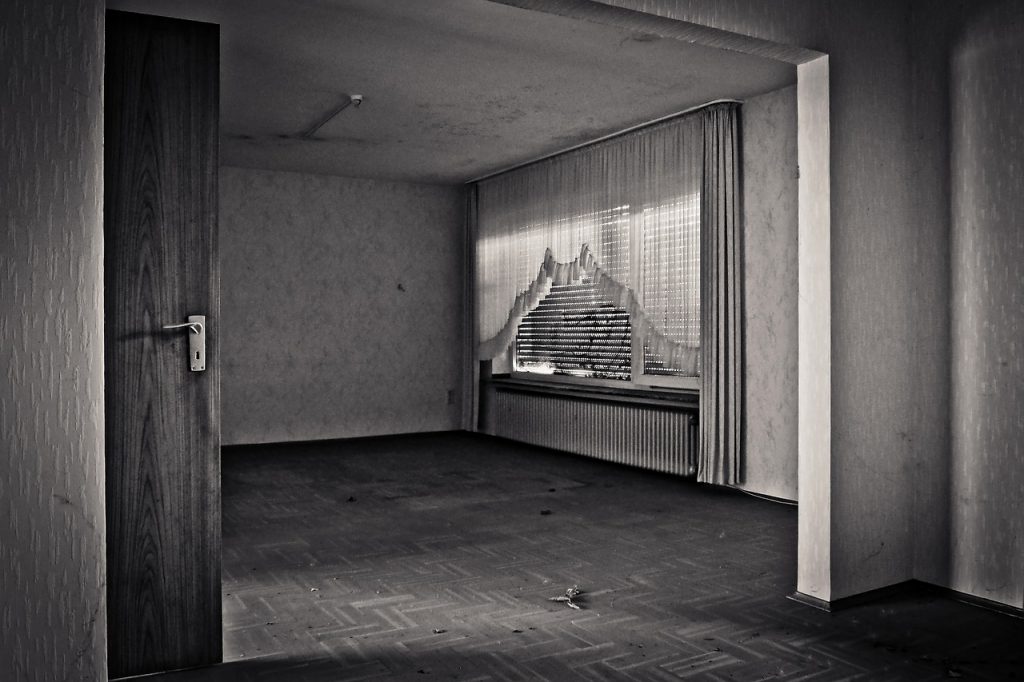 Lost Places Window Old Pforphoto  - MichaelGaida / Pixabay
