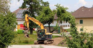 Excavator Construction Machine  - WFranz / Pixabay