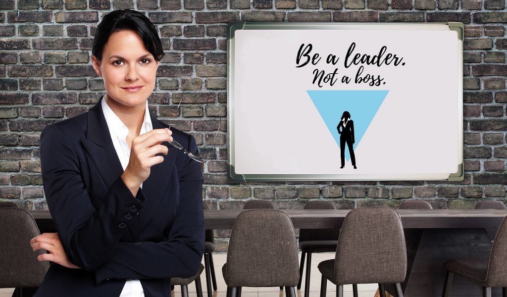 Businesswoman Superior Boss  - geralt / Pixabay