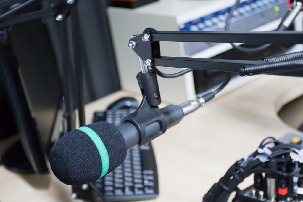 Radio Studio Sound Broadcasting  - Joe007 / Pixabay