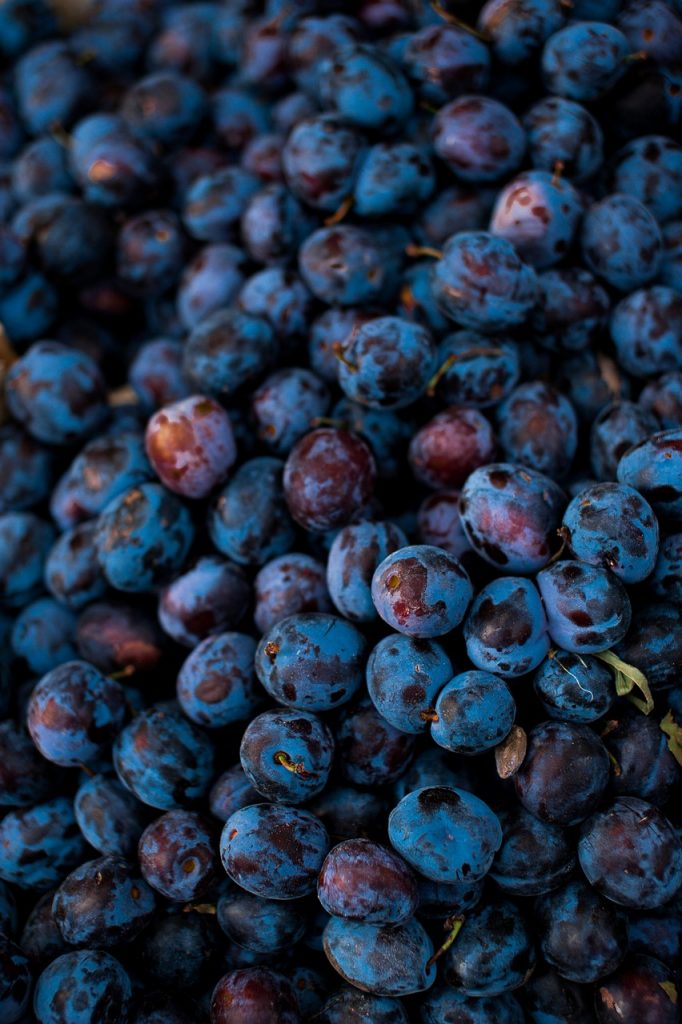 Fruit Grapes Organic Food Healthy  - Shmeliiik / Pixabay