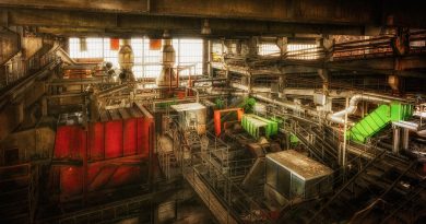 Factory Stock Warehouse Hall  - Tama66 / Pixabay