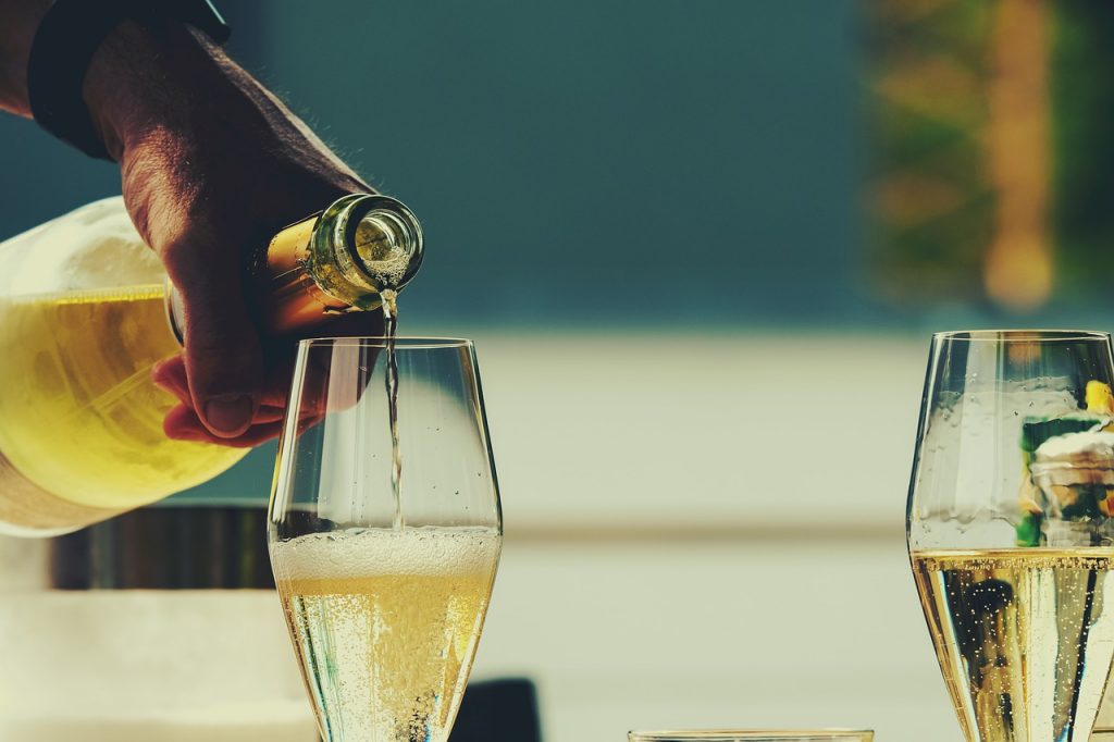 Drinks Sparkling Wine Alcohol  - NickyPe / Pixabay