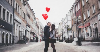 People Man Woman Couple Love  - StockSnap / Pixabay