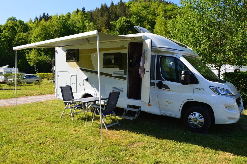 Caravanning Camper Camping  - Reipen / Pixabay