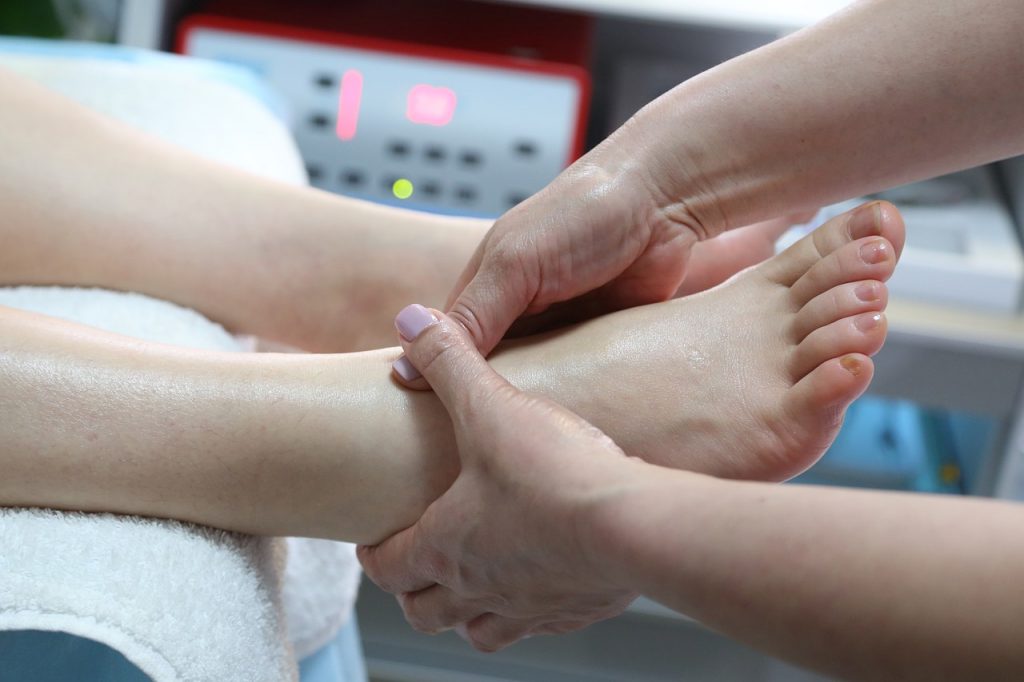 Feet Foot Care Podiatry Clinic  - wangyanwei / Pixabay