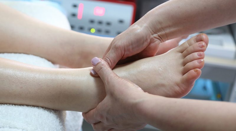 Feet Foot Care Podiatry Clinic  - wangyanwei / Pixabay