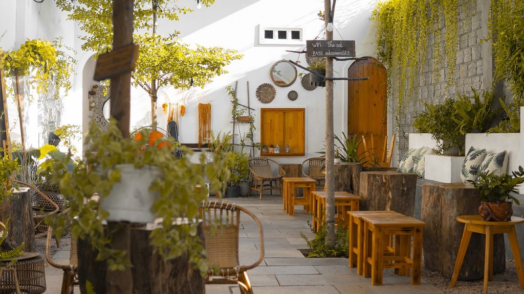 Garden Outdoor Cafe Cafe  - tms_freelancer / Pixabay
