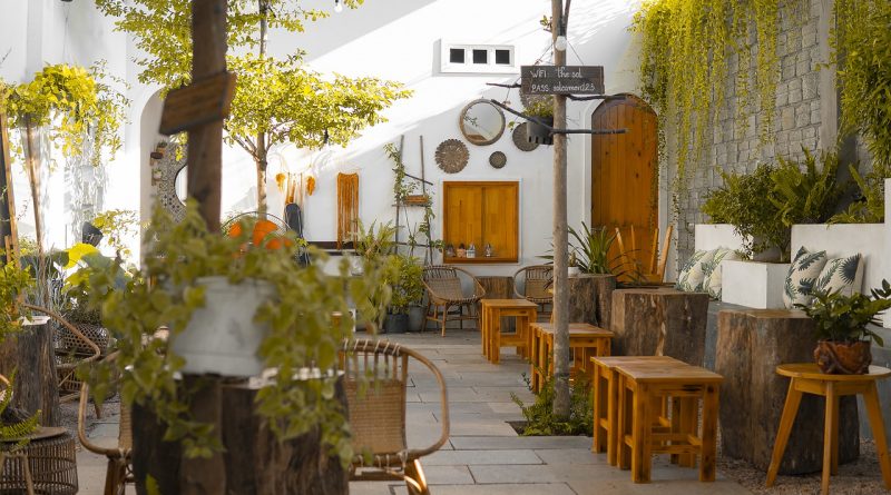 Garden Outdoor Cafe Cafe  - tms_freelancer / Pixabay
