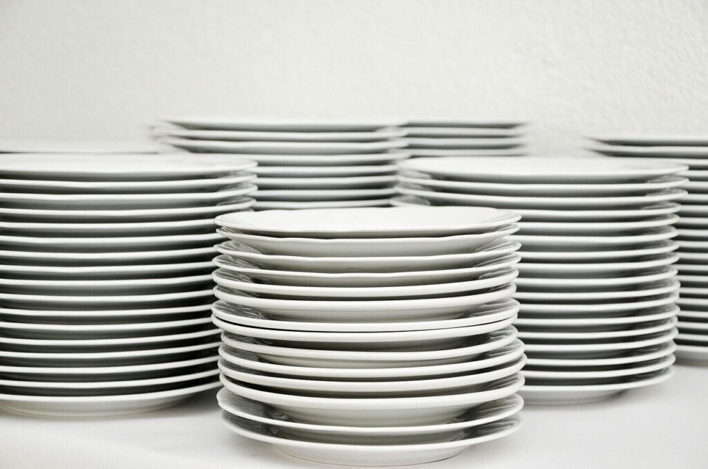 plate, stack, dishes, stack of plates, white, do the washing up, washing dishes, plate, dishes, dishes, dishes, dishes, dishes, washing dishes
