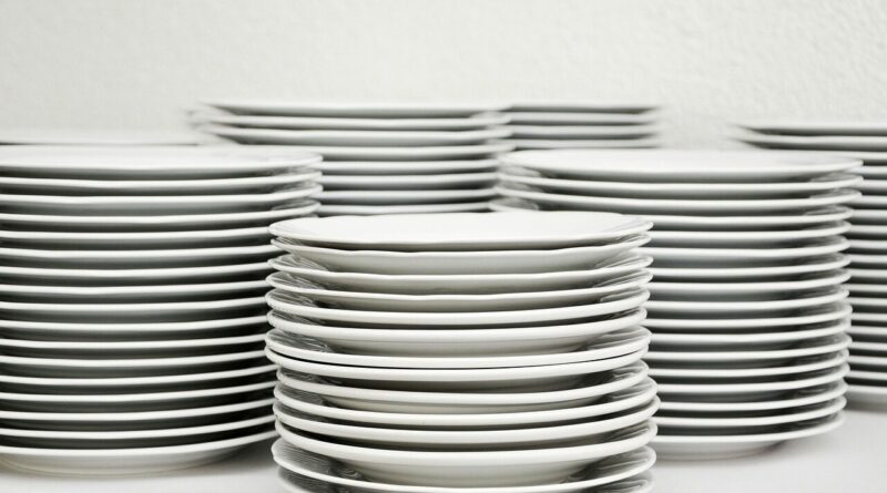 plate, stack, dishes, stack of plates, white, do the washing up, washing dishes, plate, dishes, dishes, dishes, dishes, dishes, washing dishes